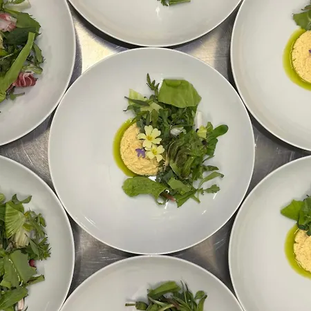 ベッド・アンド・ブレックファスト Ristorante E In Sella 3*